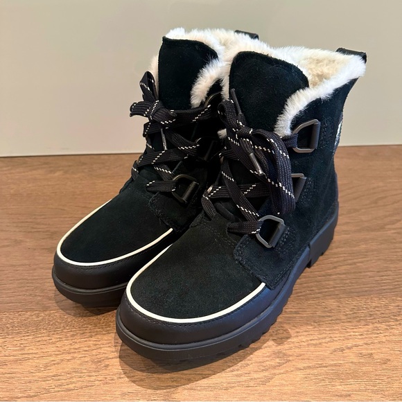 Sorel Tivoli boots with faux fur trim - Picture 11 of 13